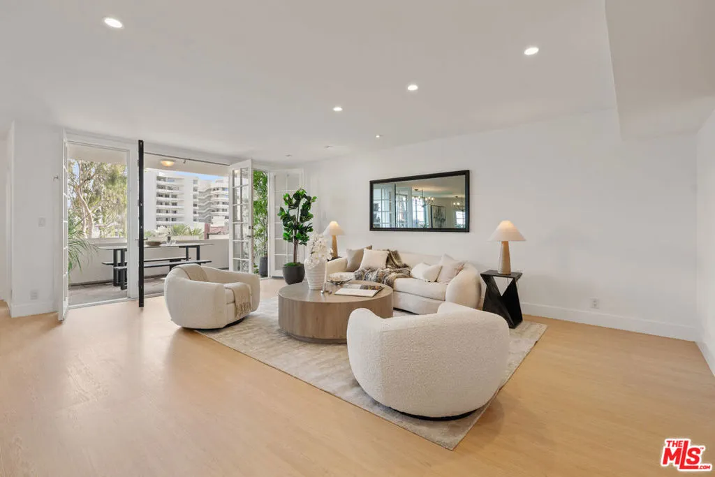 7309 E Franklin Avenue 404, Los Angeles, California 90046 home-pic-21